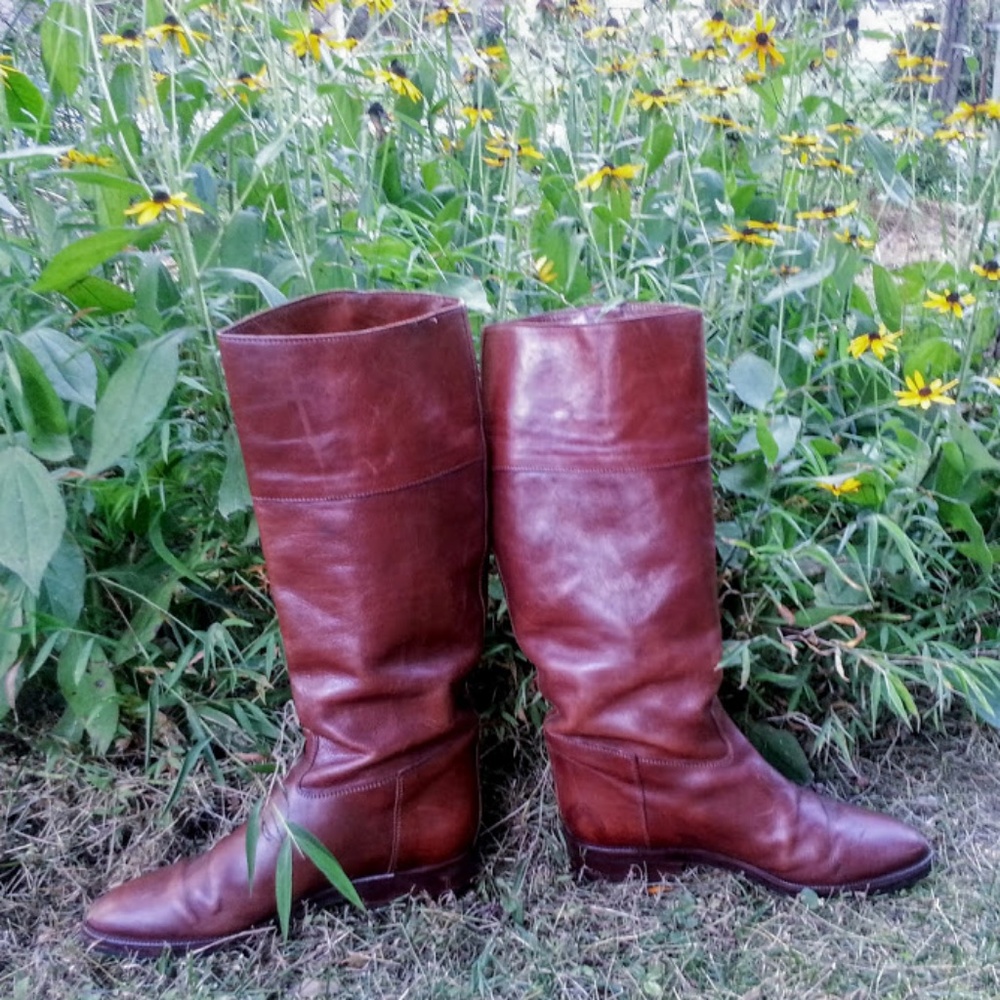 Joan & David brown Italian leather riding boots 14" shaft 1.25" Heel sz 8